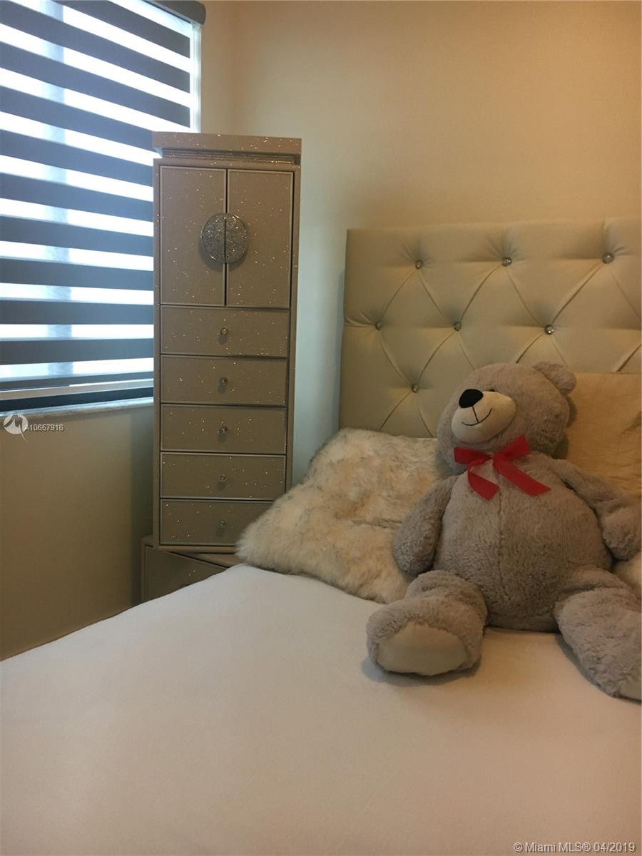 PINNACLE AT GRAND BAY - Residential Lease