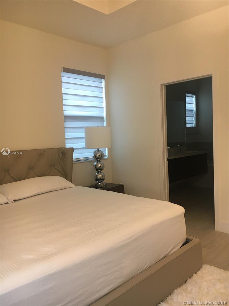 PINNACLE AT GRAND BAY - Residential Lease