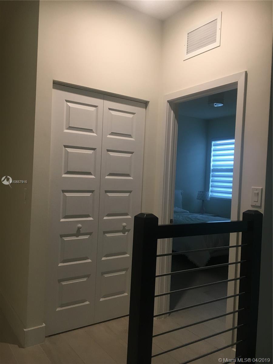 PINNACLE AT GRAND BAY - Residential Lease