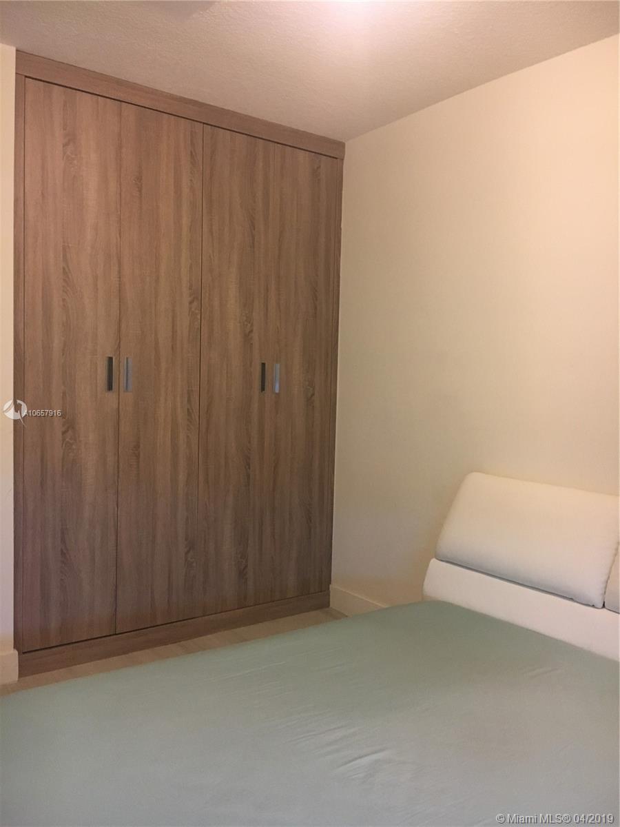 PINNACLE AT GRAND BAY - Residential Lease