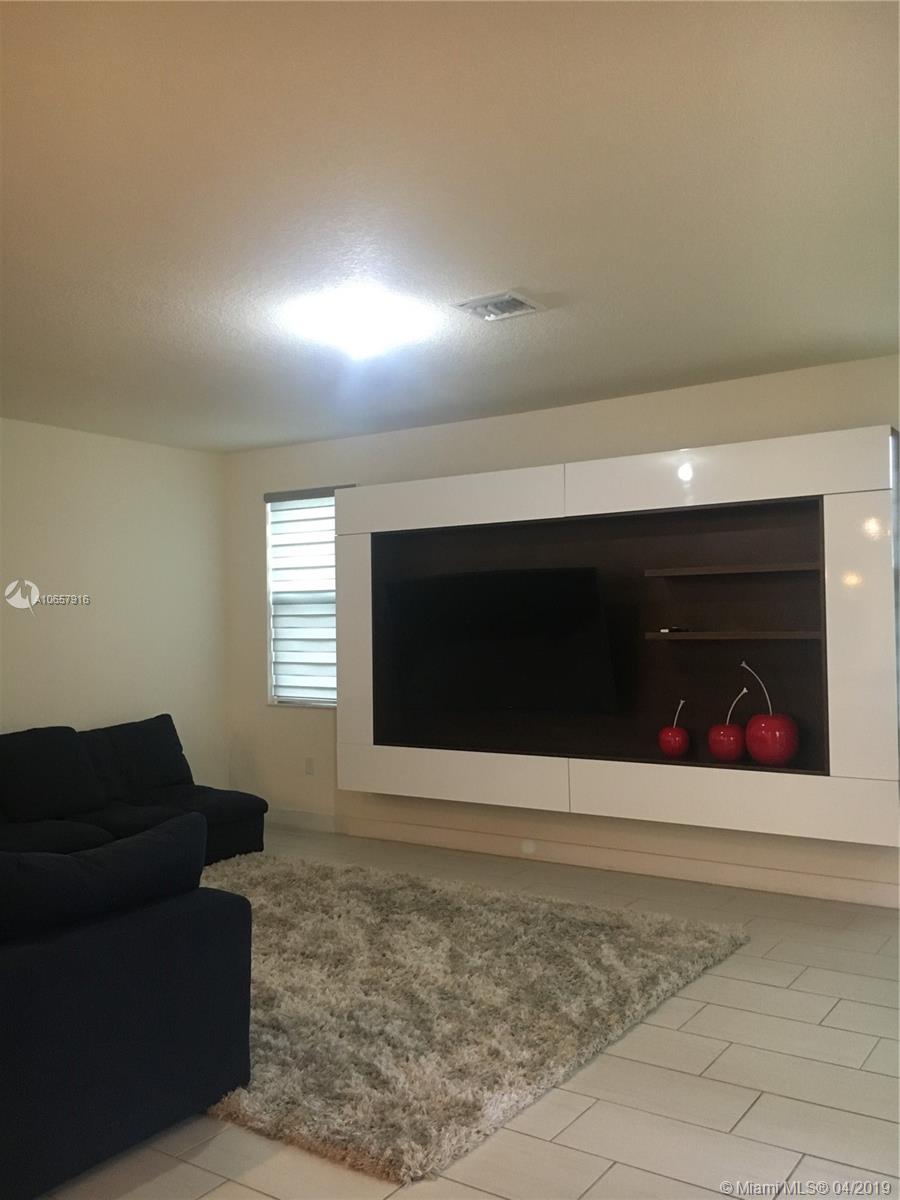 PINNACLE AT GRAND BAY - Residential Lease