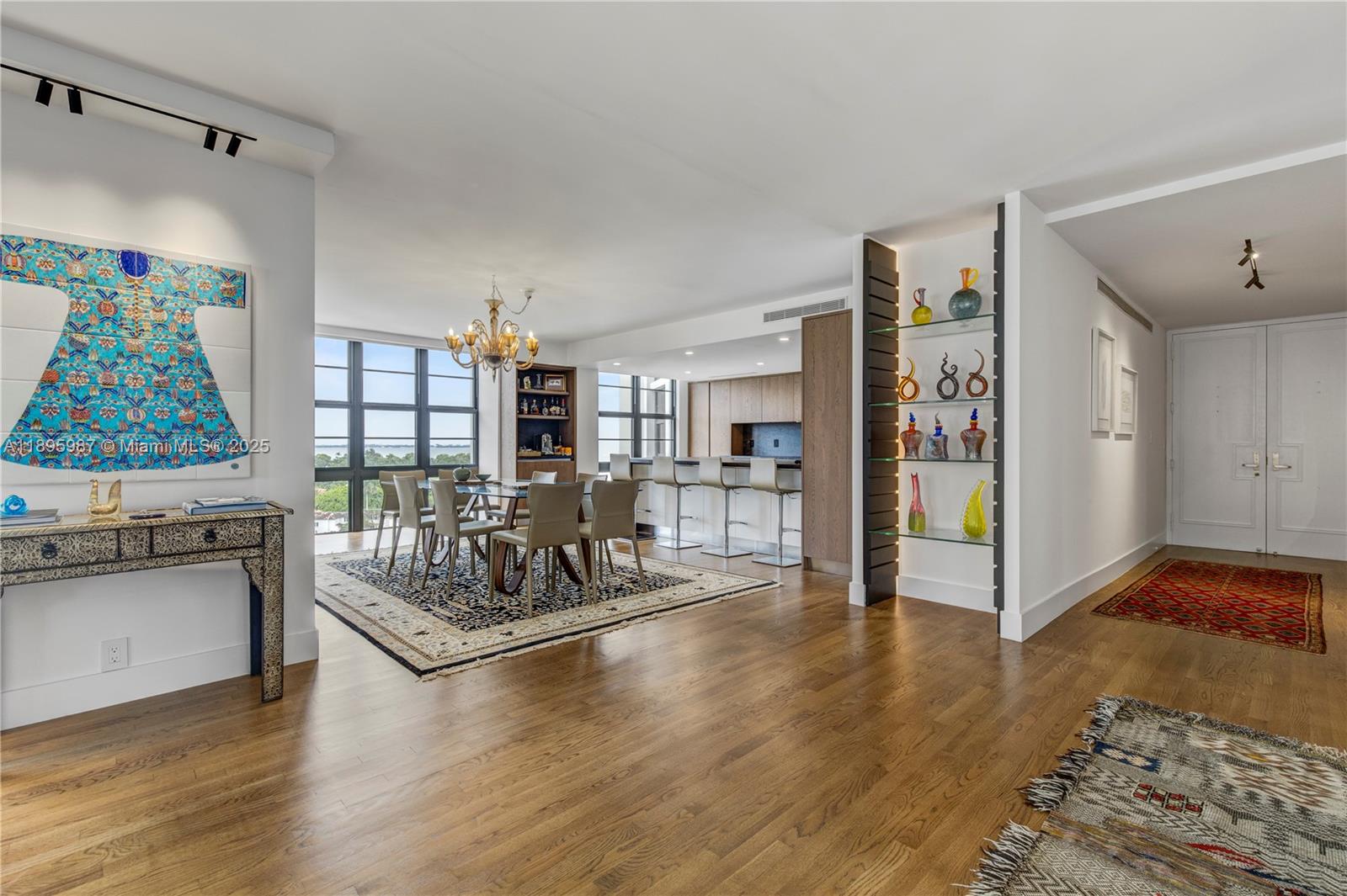 TOWERHOUSE CONDO - Residential