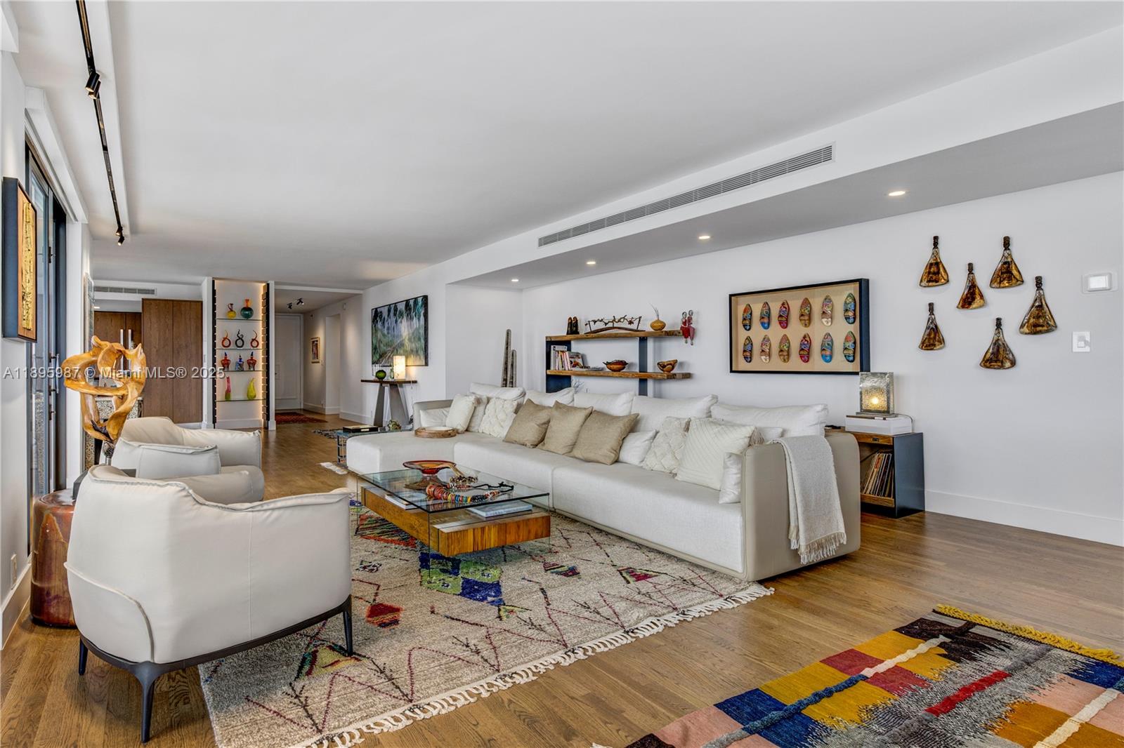 TOWERHOUSE CONDO - Residential