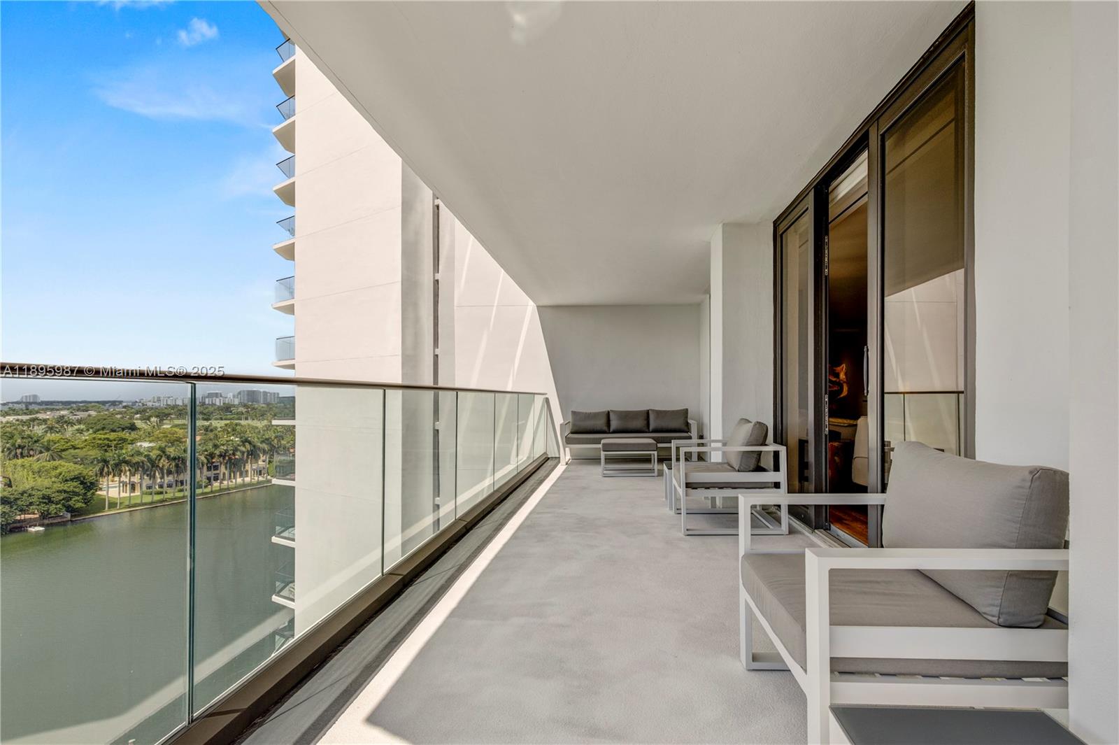 TOWERHOUSE CONDO - Residential