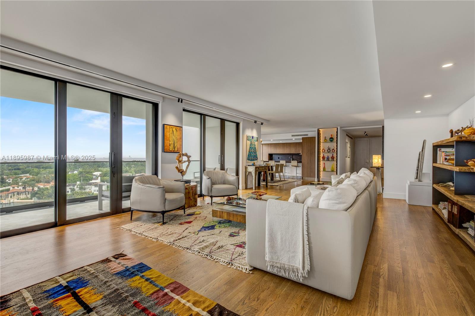 TOWERHOUSE CONDO - Residential