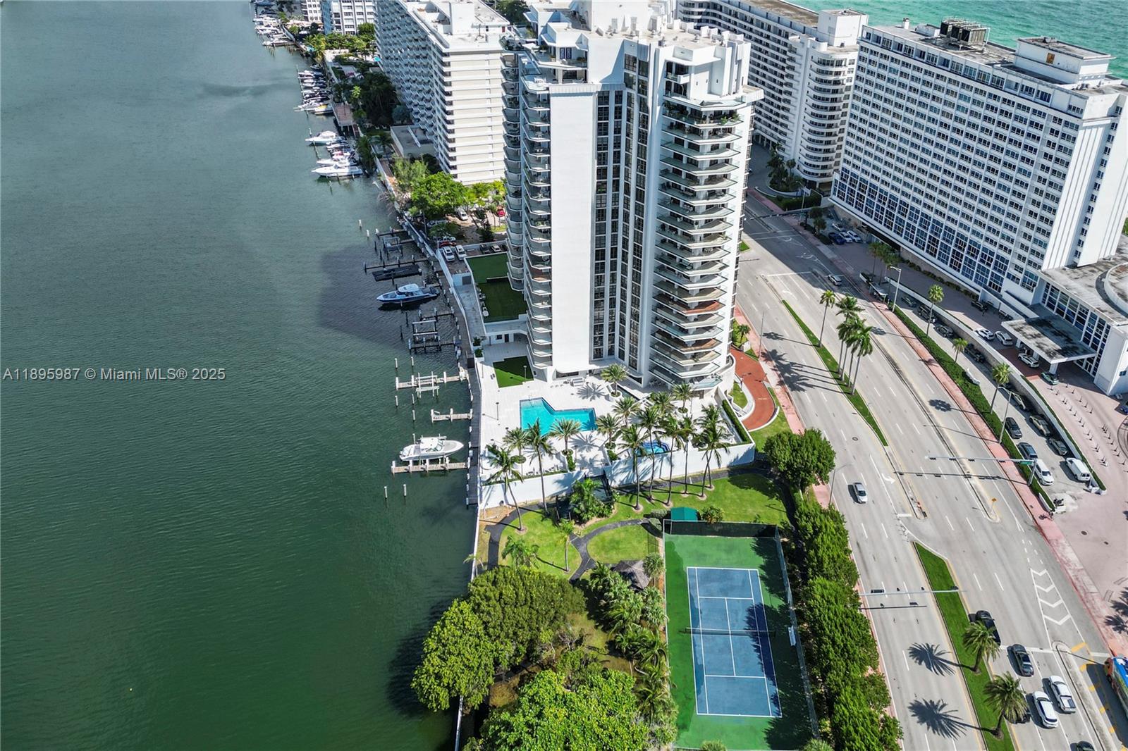 TOWERHOUSE CONDO - Residential