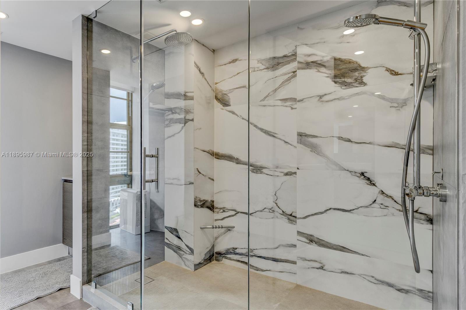 TOWERHOUSE CONDO - Residential