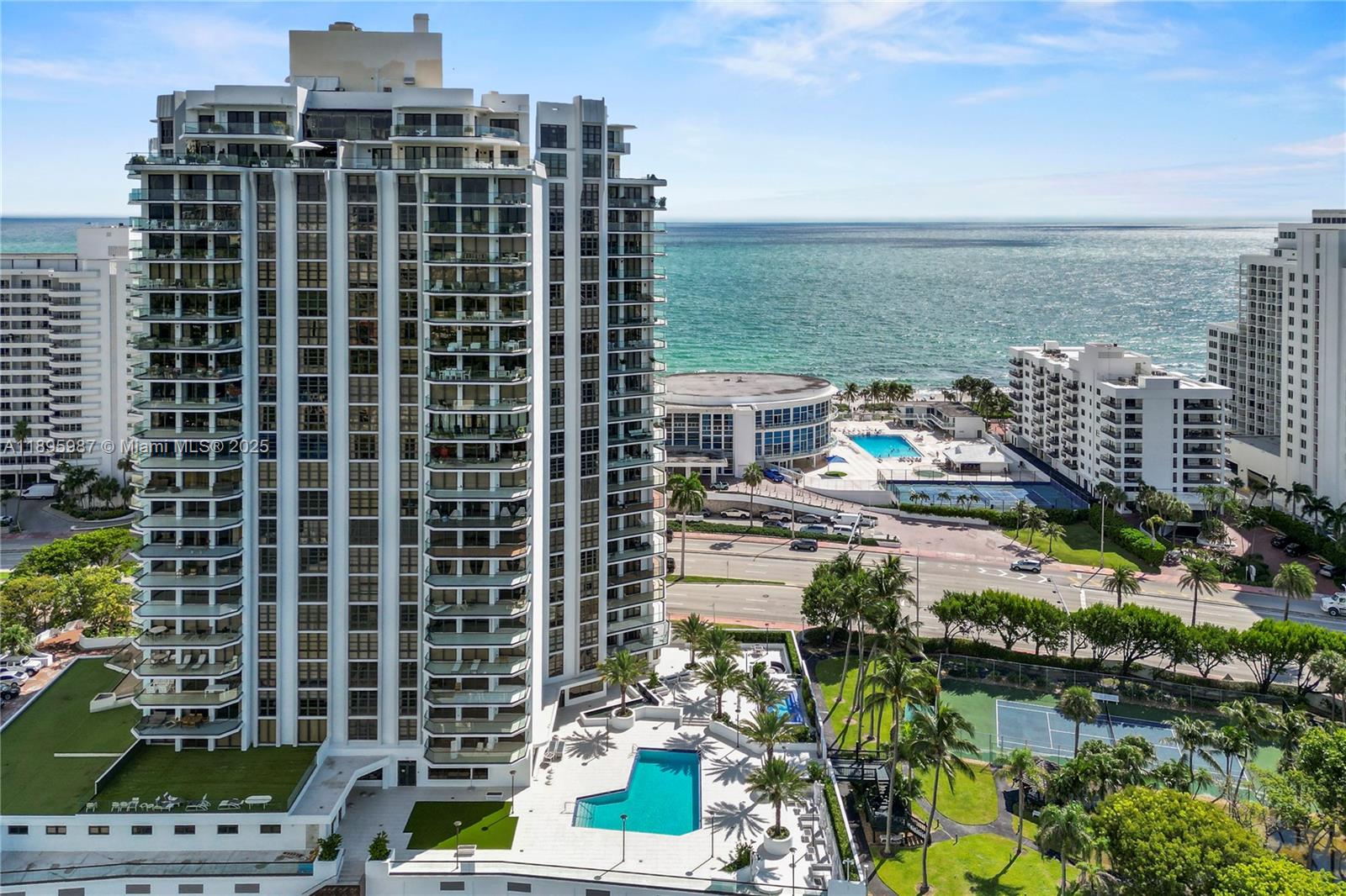 TOWERHOUSE CONDO - Residential