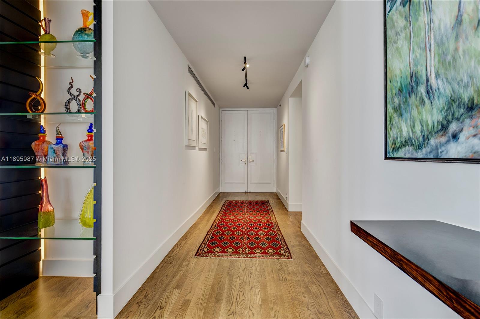 TOWERHOUSE CONDO - Residential