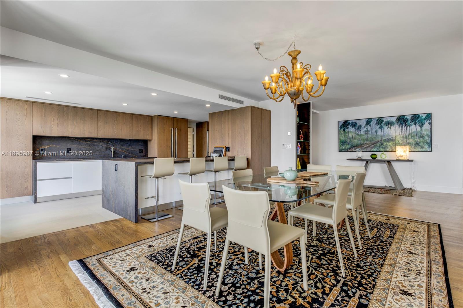 TOWERHOUSE CONDO - Residential