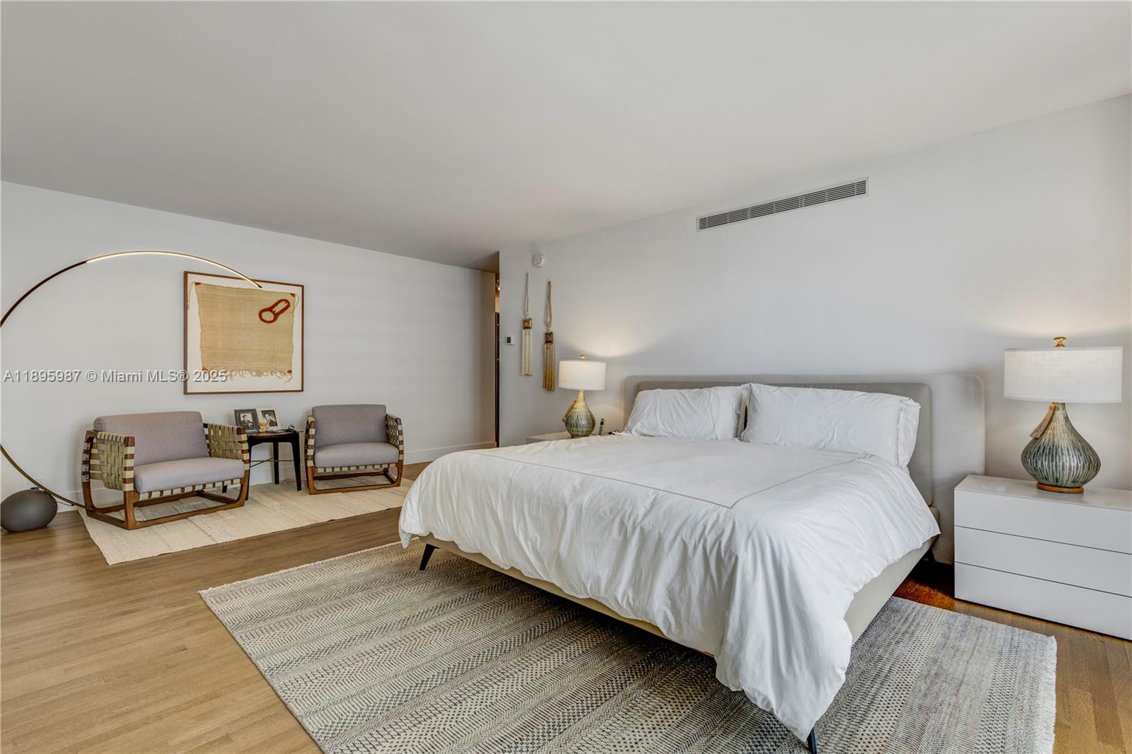 TOWERHOUSE CONDO - Residential