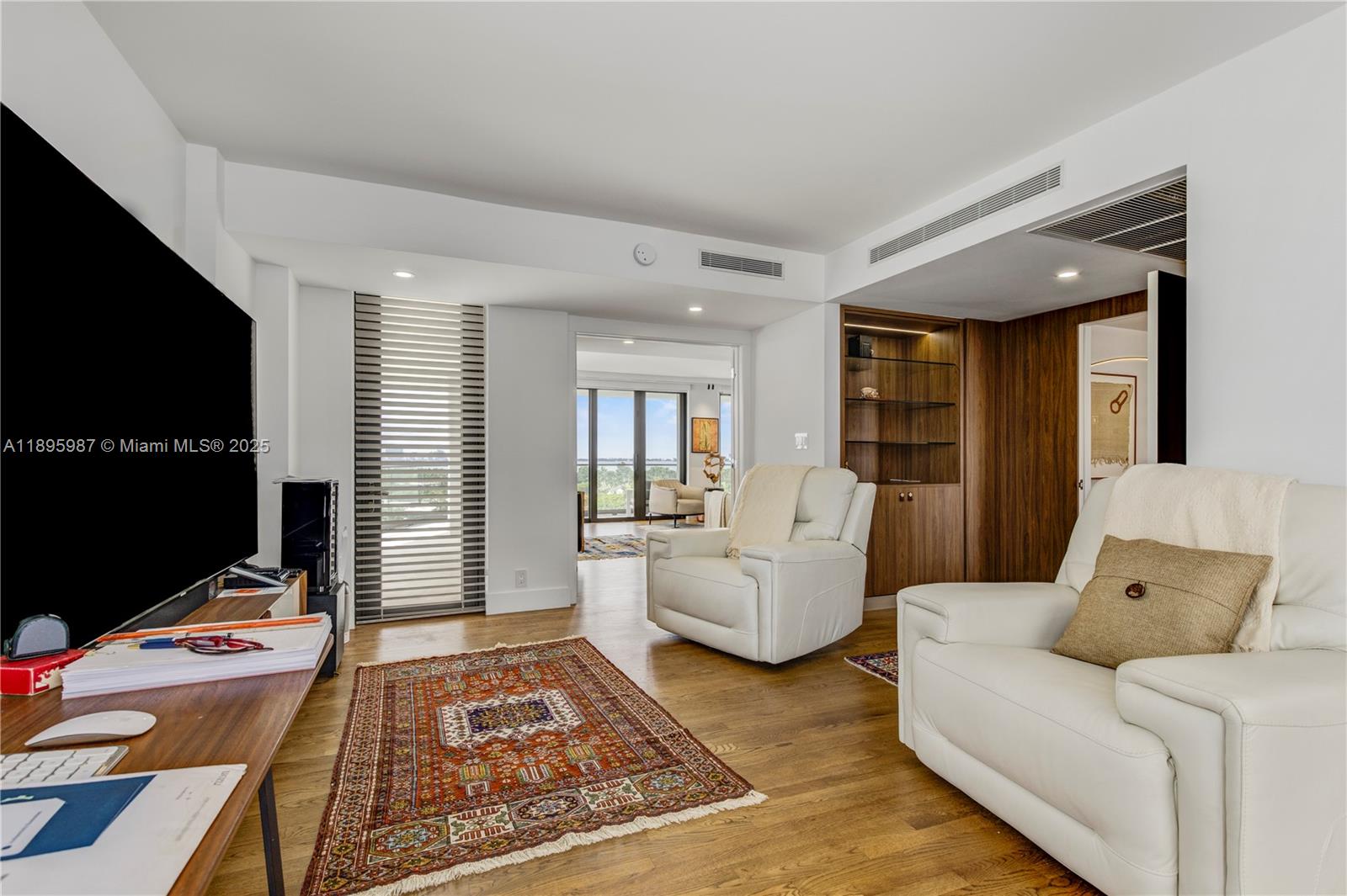 TOWERHOUSE CONDO - Residential