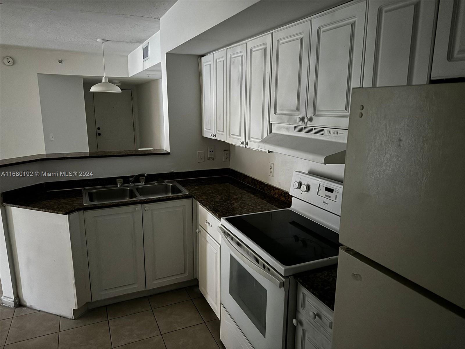 Spacious 3-Bed, 2-Bath First-Floor Unit in The Oaks at Miami Gardens.
Welcome to The Oaks at Miami Gardens! This huge 3-bedroom, 2-bathroom first-floor unit offers comfort and convenience in one of the area’s most sought-after communities. The home boasts an in-unit washer and dryer for added convenience, and you'll have assigned parking with ample guest parking available for visitors.
Located near the Dolphin Stadium and with easy access to major highways like the Florida Turnpike, Palmetto Expressway, and I-95, this home is perfectly positioned for those who want convenience at their doorstep.
Tenant pays water and electricity (FPL). Easy to show !