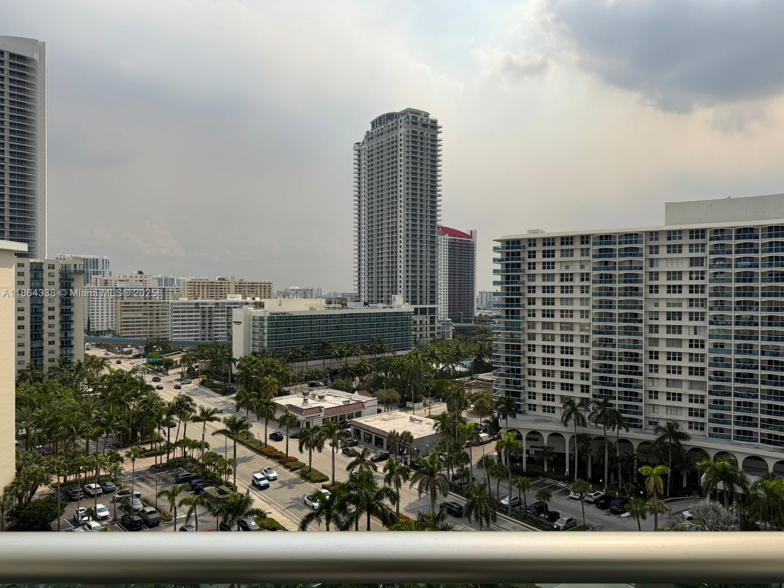 TIDES ON HOLLYWOOD BEACH - Residential