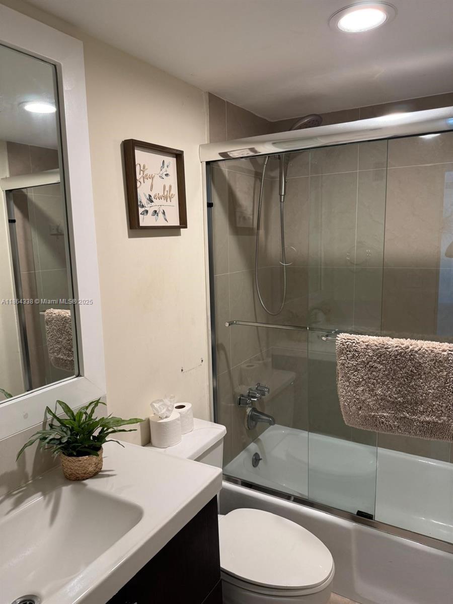 TIDES ON HOLLYWOOD BEACH - Residential