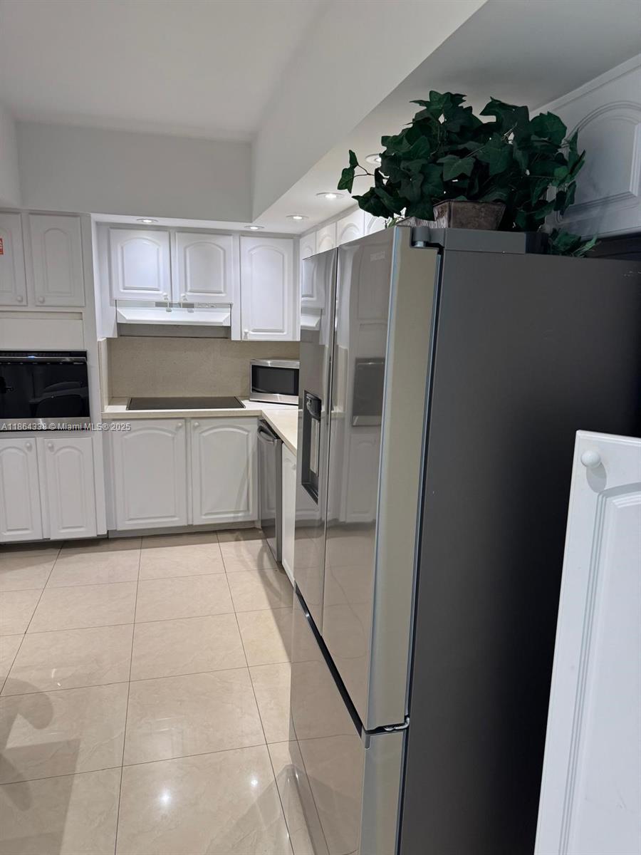 TIDES ON HOLLYWOOD BEACH - Residential