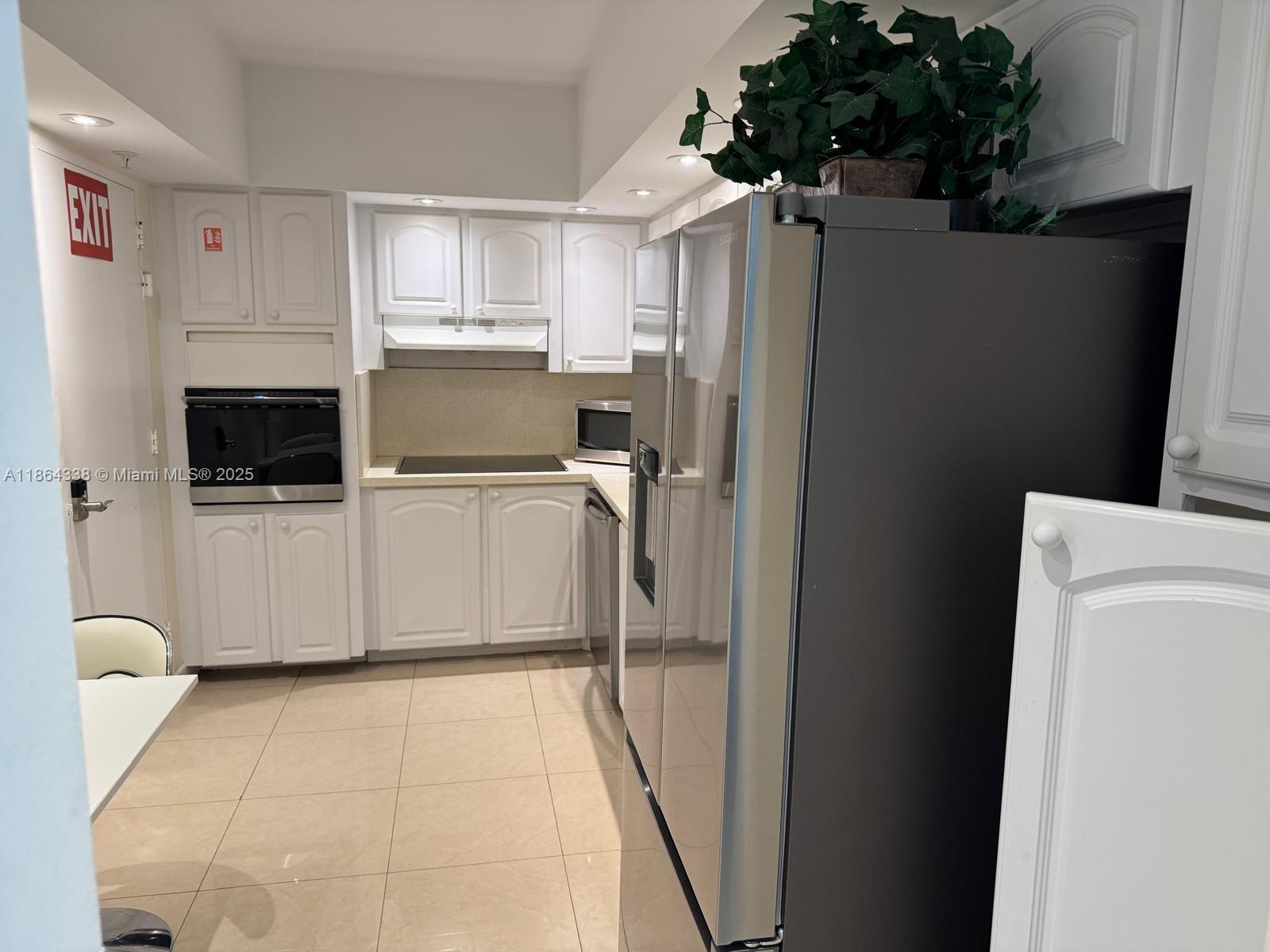 TIDES ON HOLLYWOOD BEACH - Residential