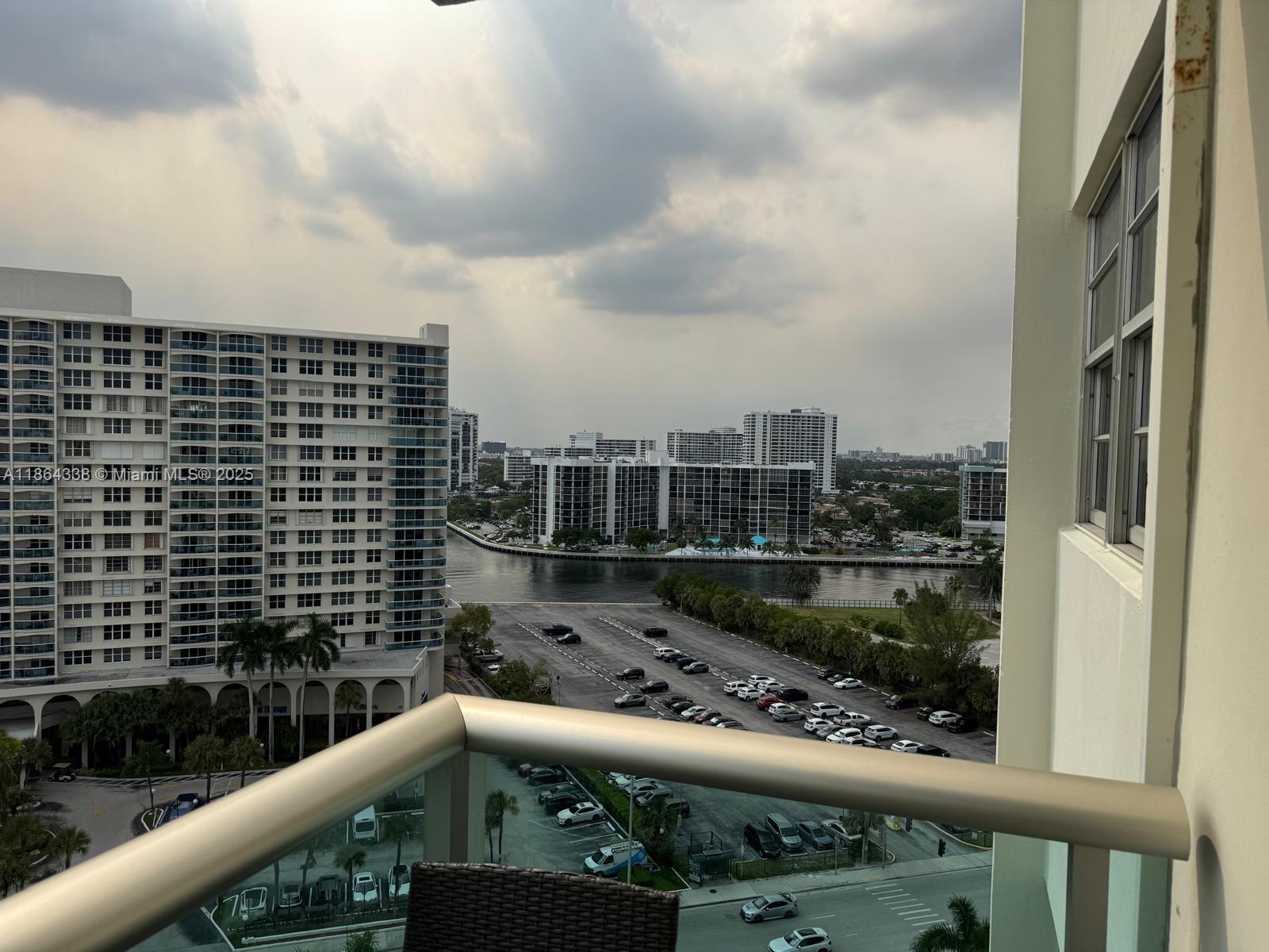 TIDES ON HOLLYWOOD BEACH - Residential