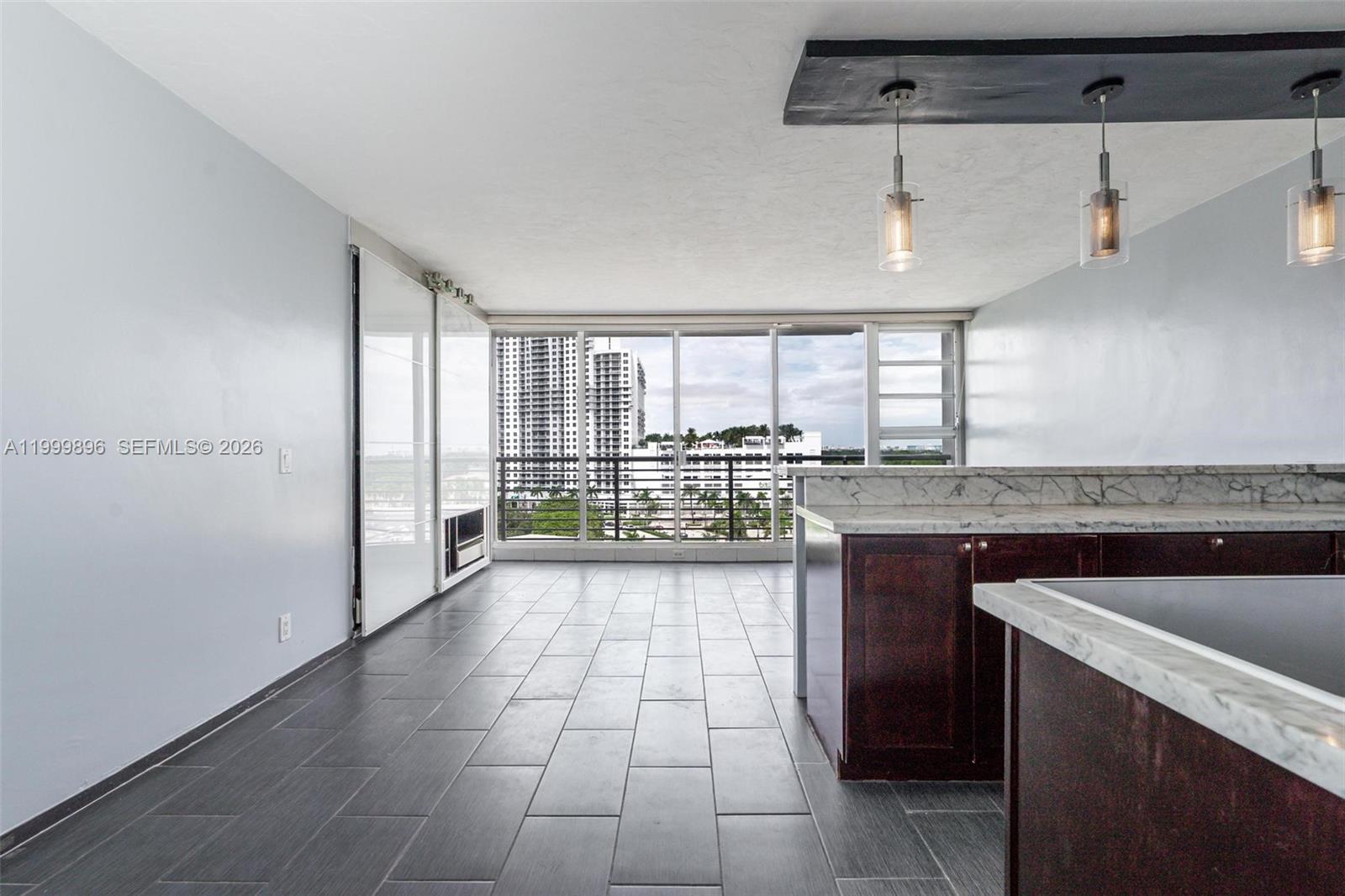 HOME TOWER CONDO - Residential