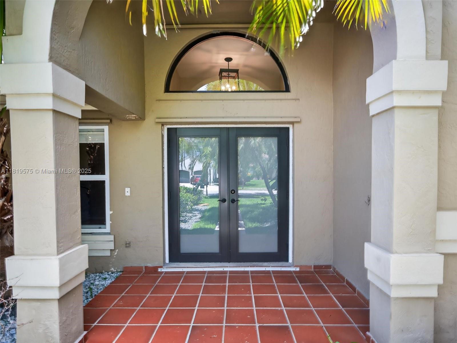 782 Lake Blvd, Weston, FL, 33326/$995,000 2 782 Lake Blvd