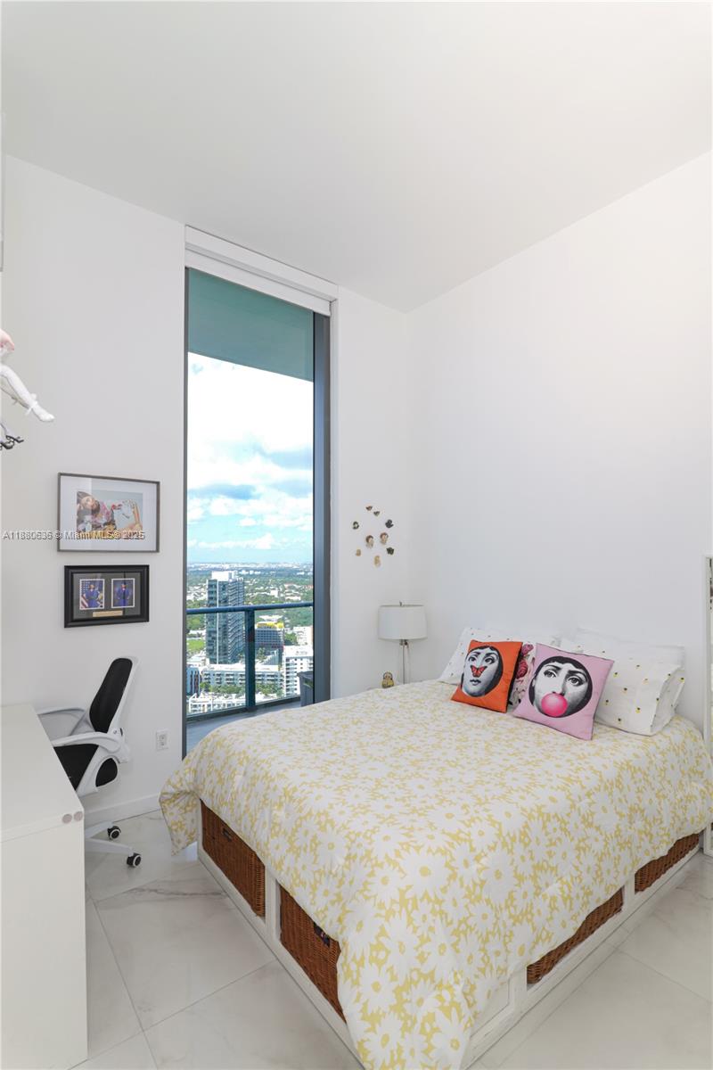 PARAISO BAYVIEWS CONDO - Residential