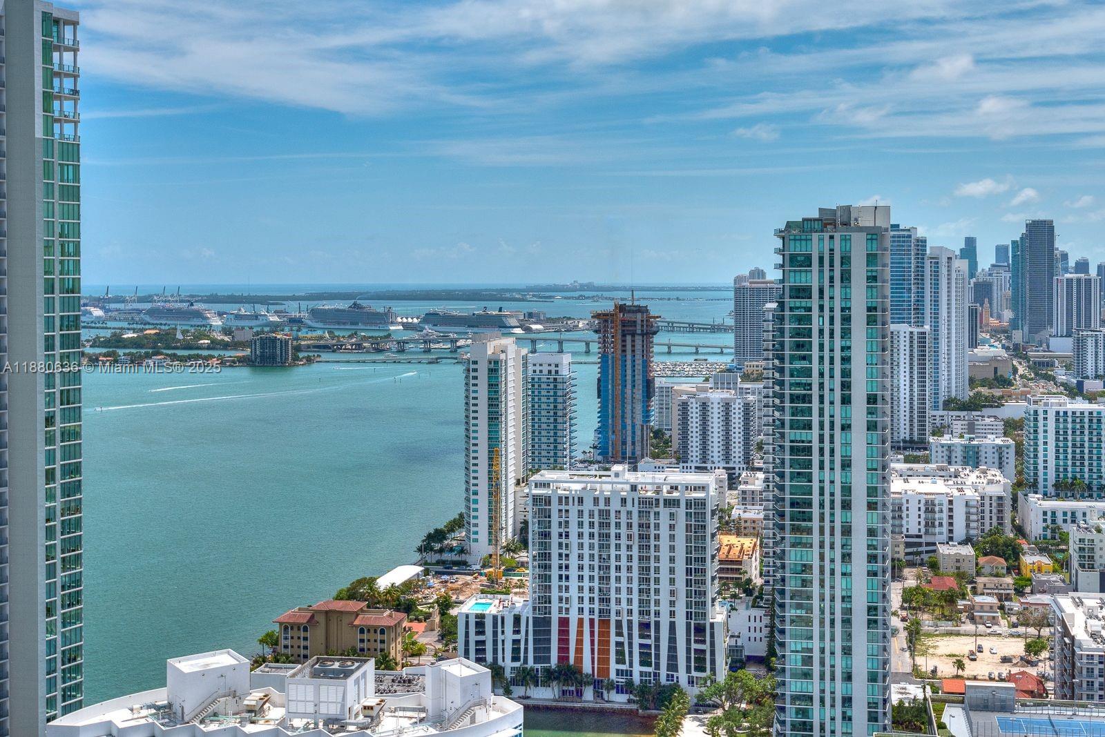 PARAISO BAYVIEWS CONDO - Residential