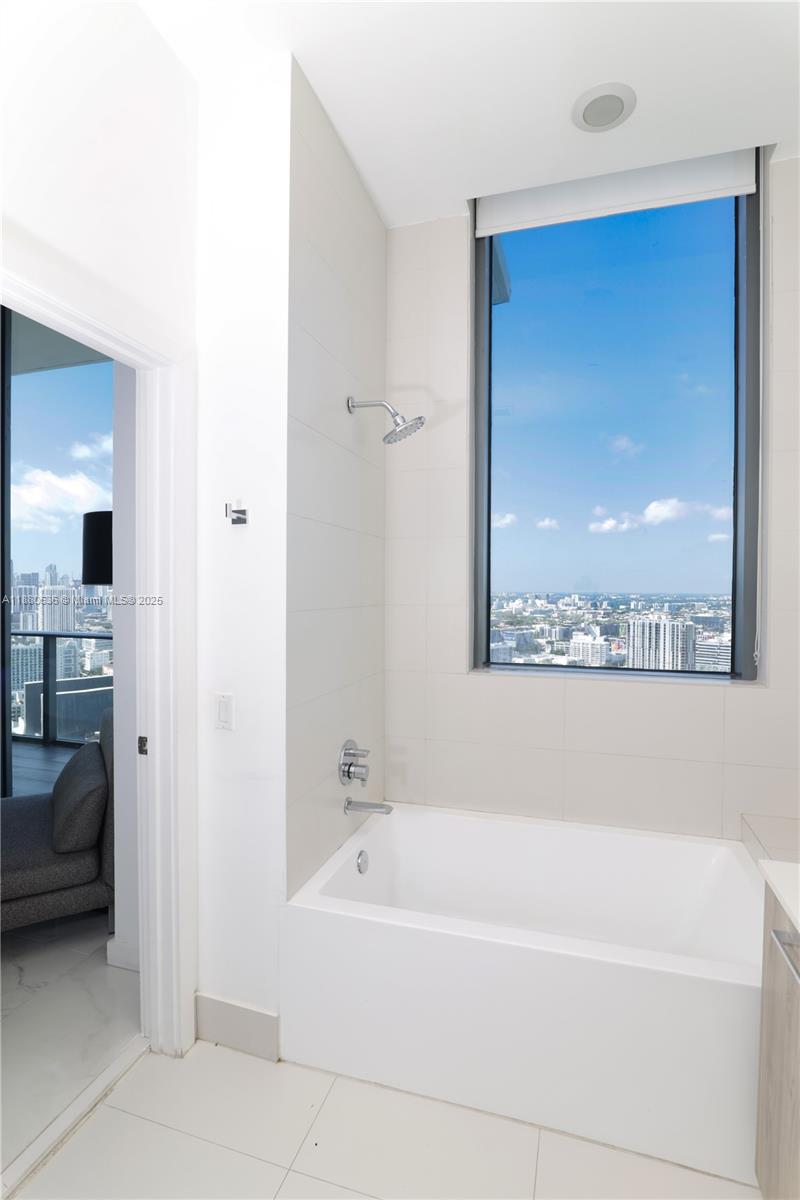 PARAISO BAYVIEWS CONDO - Residential