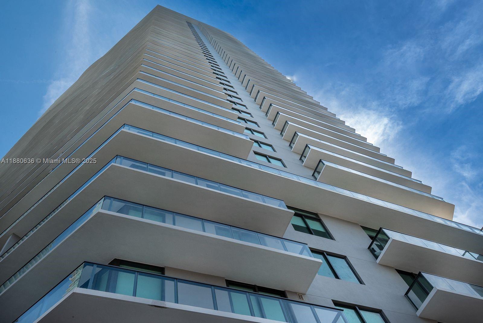 PARAISO BAYVIEWS CONDO - Residential