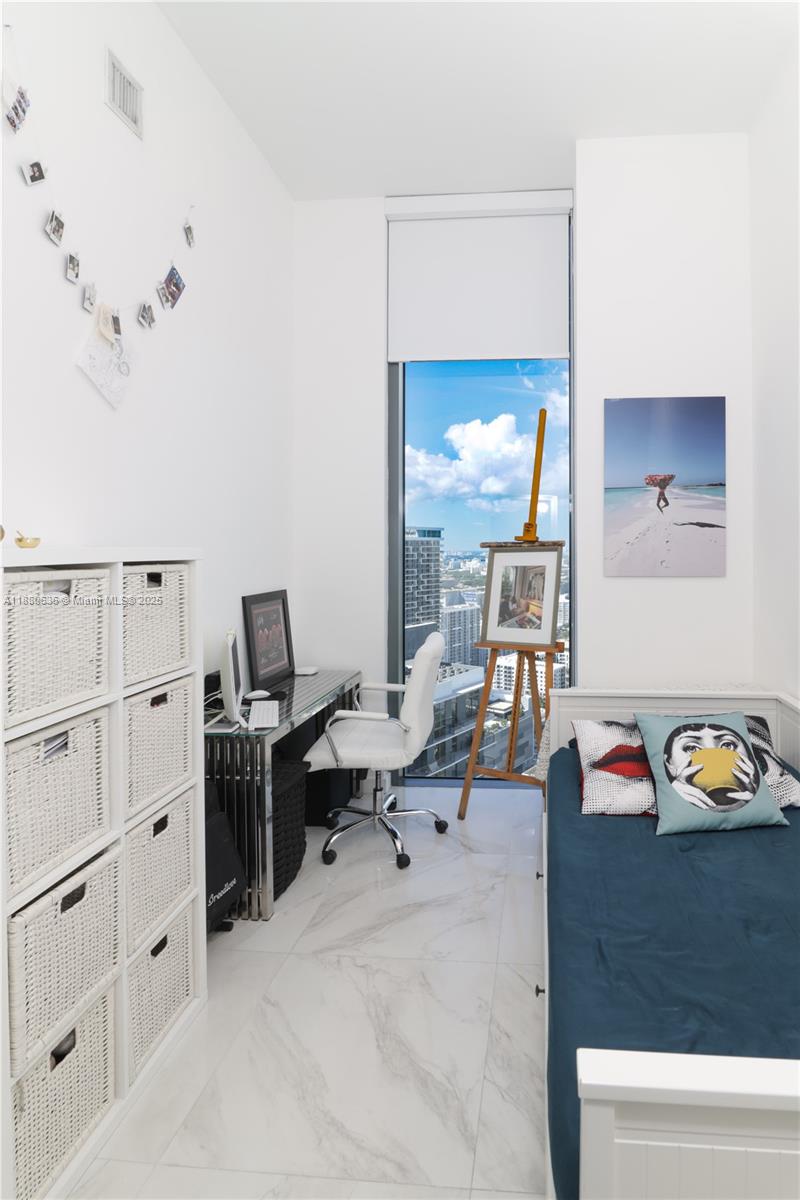 PARAISO BAYVIEWS CONDO - Residential