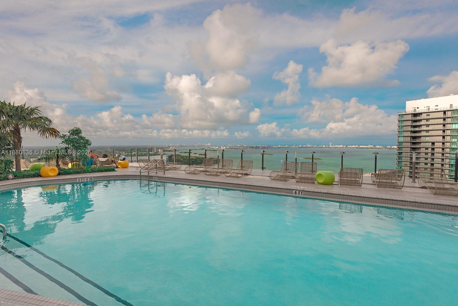 PARAISO BAYVIEWS CONDO - Residential