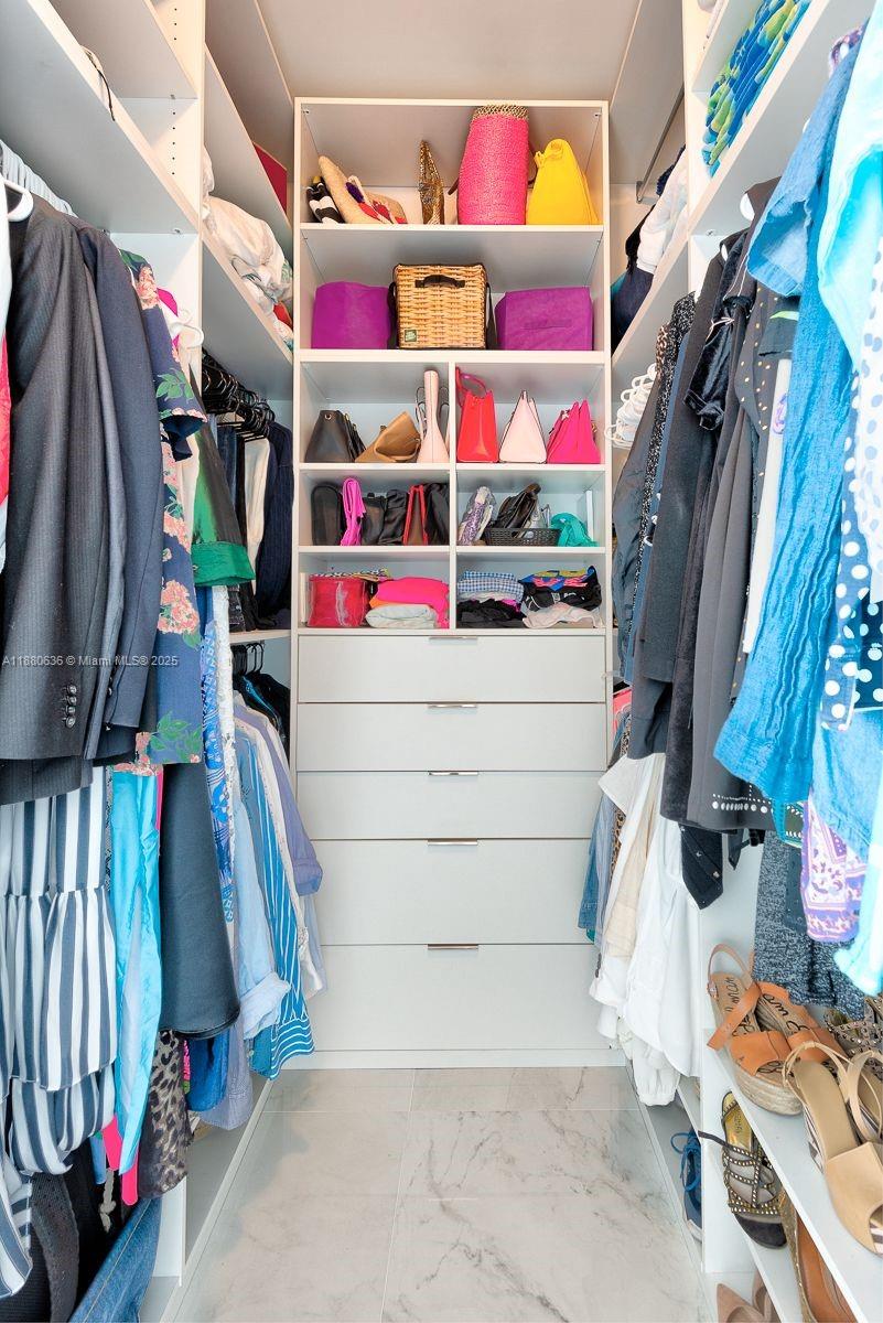 PARAISO BAYVIEWS CONDO - Residential