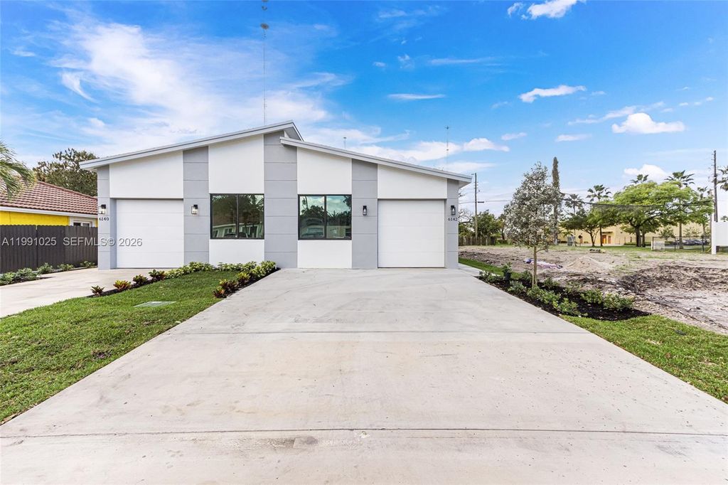 Photo of 6140 SW 39th St, Miramar, FL 33023 (MLS # A11991025)