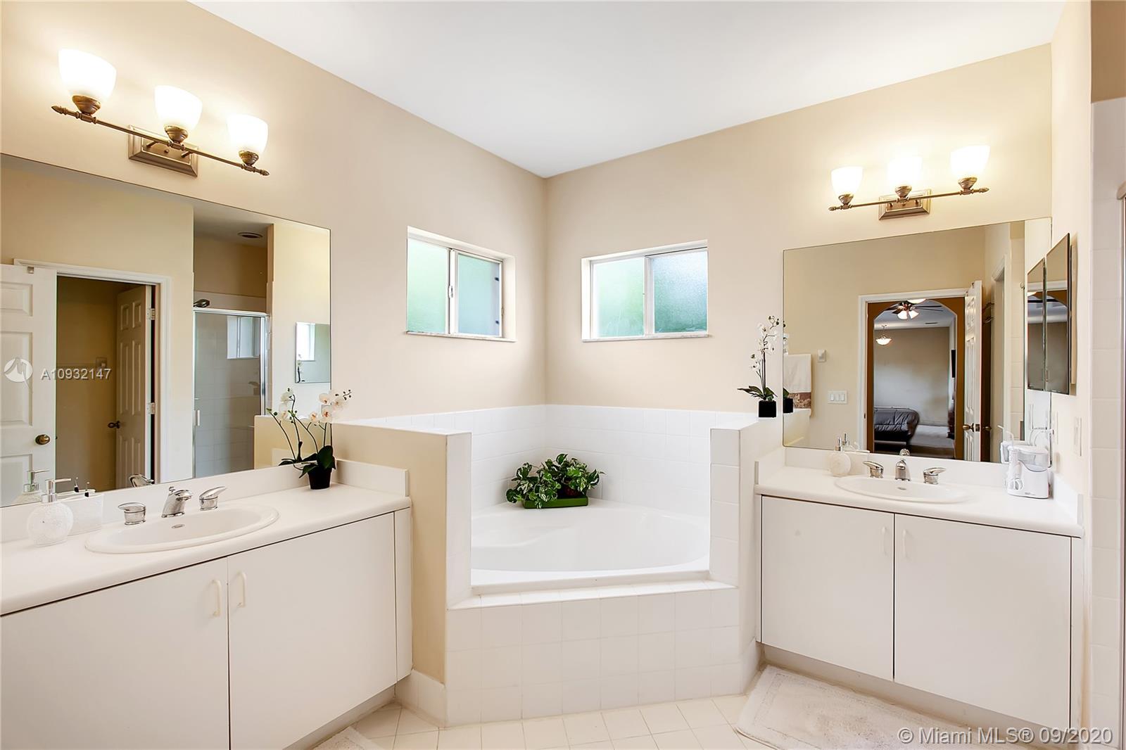 OAK CREEK SOUTH 1ST ADDN - Residential