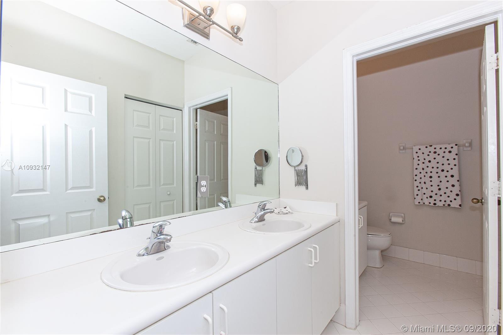 OAK CREEK SOUTH 1ST ADDN - Residential