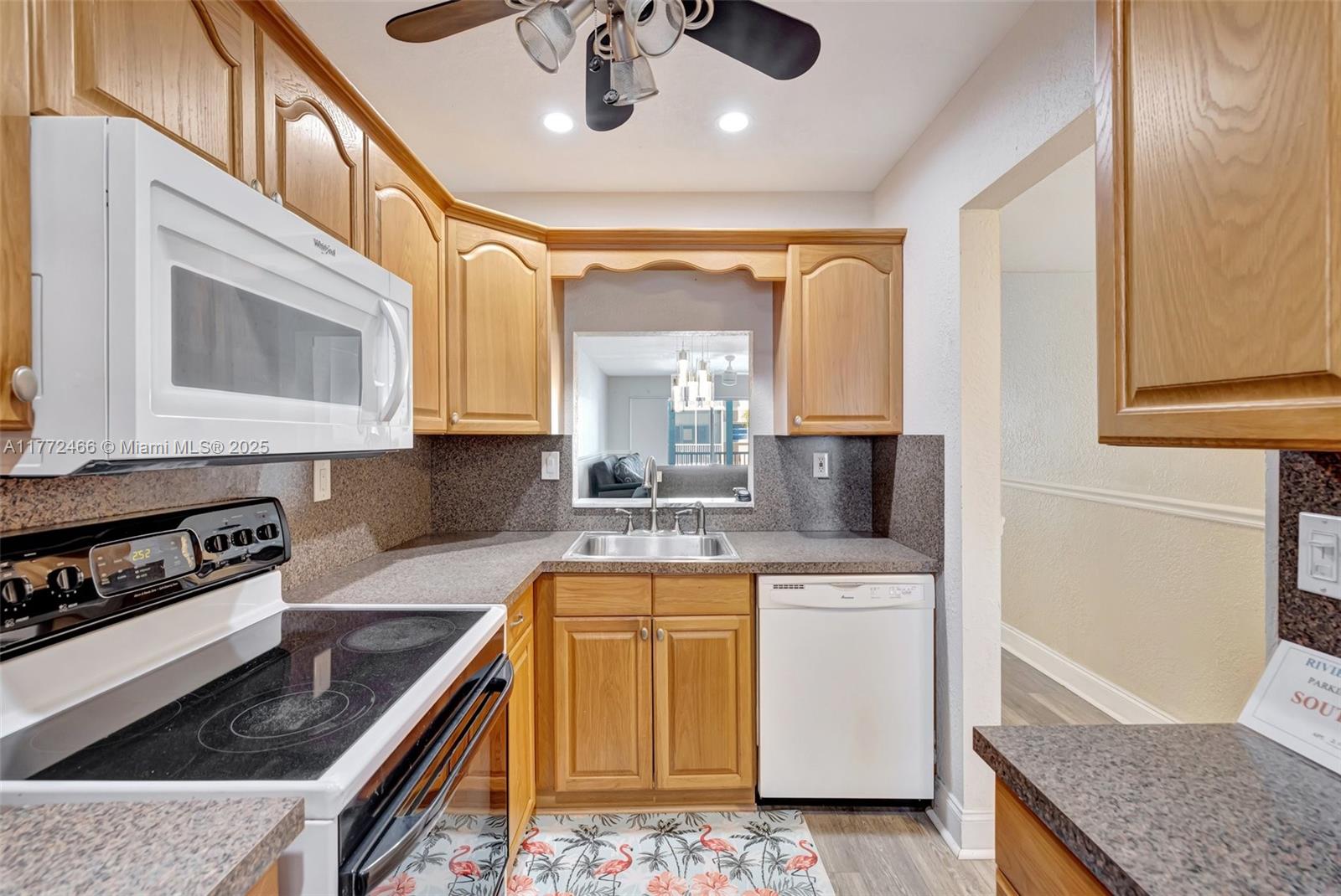 2097 S Ocean Dr 207, Hallandale Beach, Broward County, Florida - 1 Bedrooms  
2 Bathrooms - 