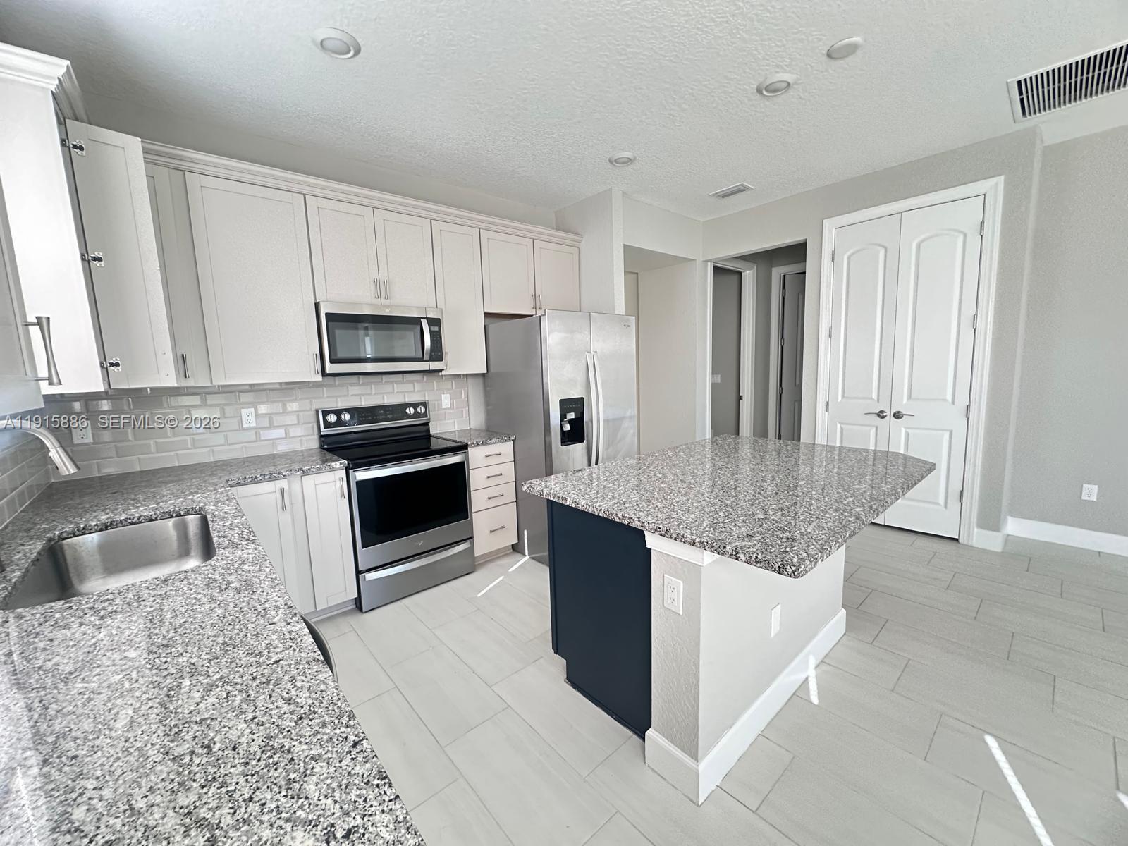 4016 Basket Oak Cir 4016