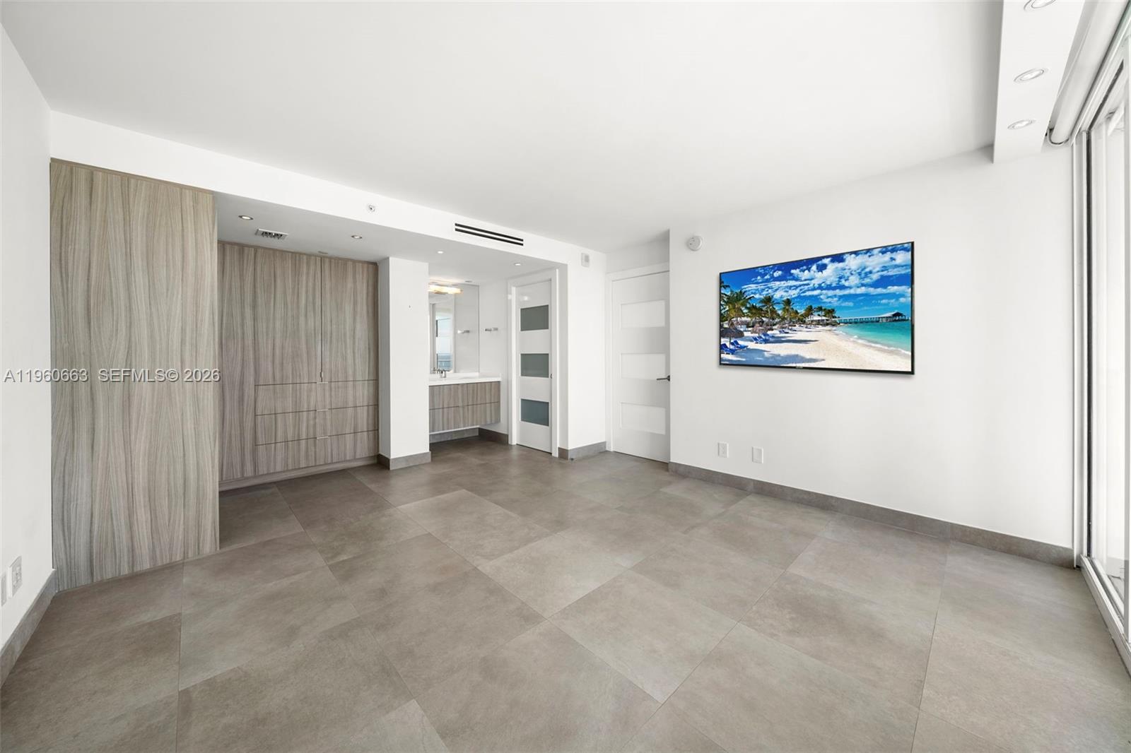 SOUTH POINTE TOWERS CONDO - Residential