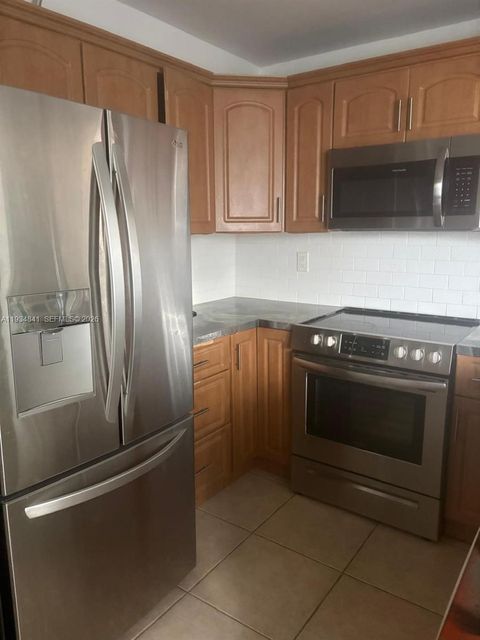 9980 NW 9th St Cir 204 Miami FL 33172