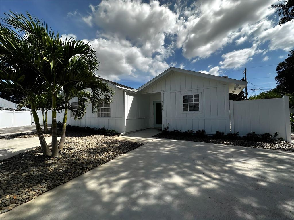 Photo of 6075 Francis St #6075, Jupiter, FL 33458 (MLS # A11541341)