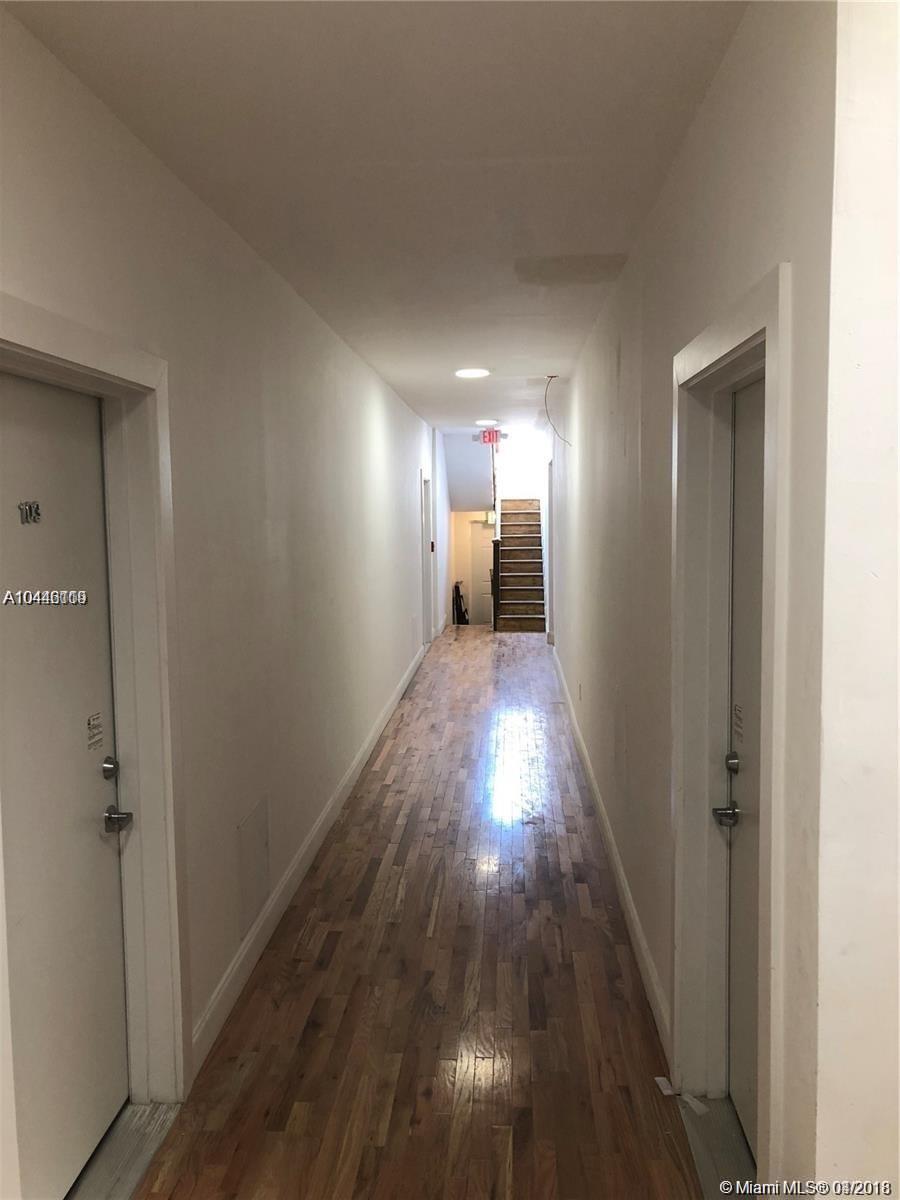 LAWRENCE ESTATE LAND CO - Residential Lease