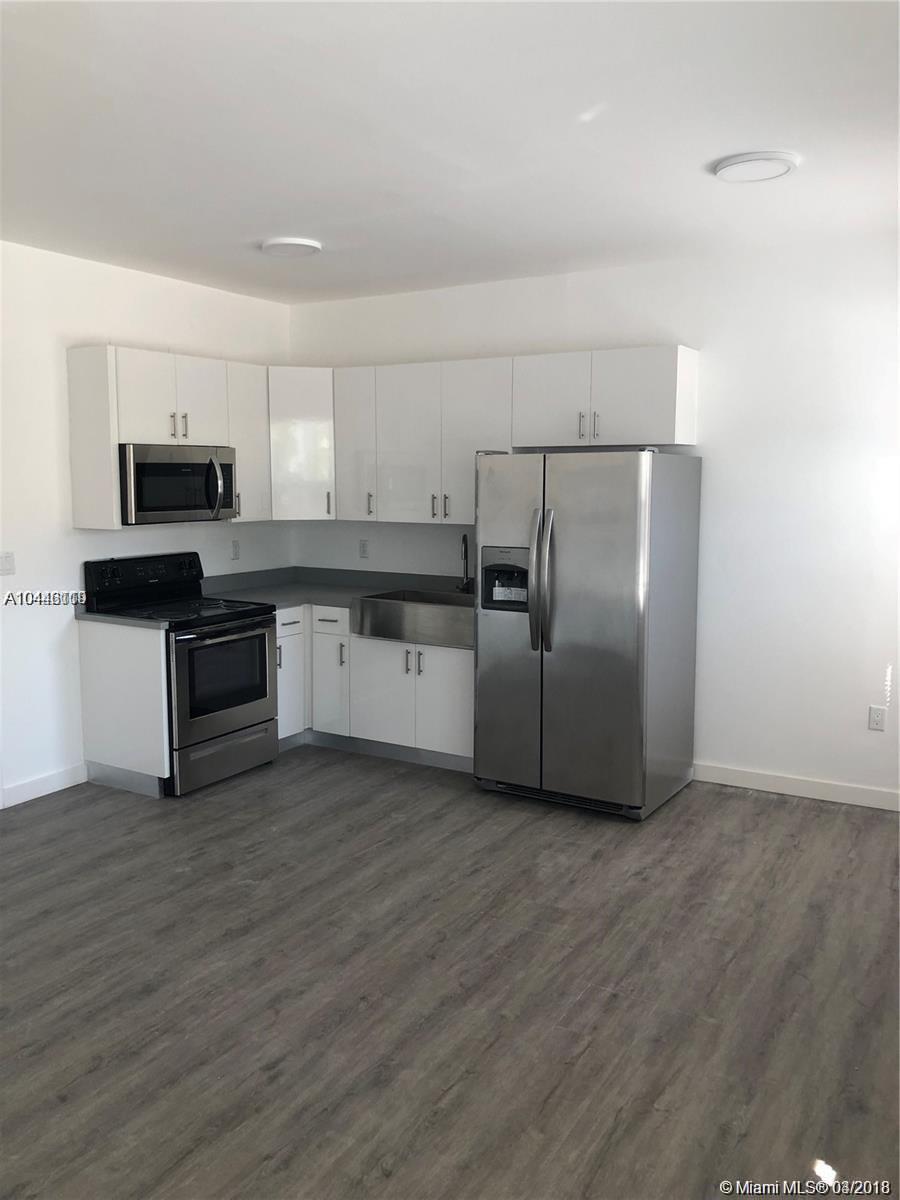 LAWRENCE ESTATE LAND CO - Residential Lease