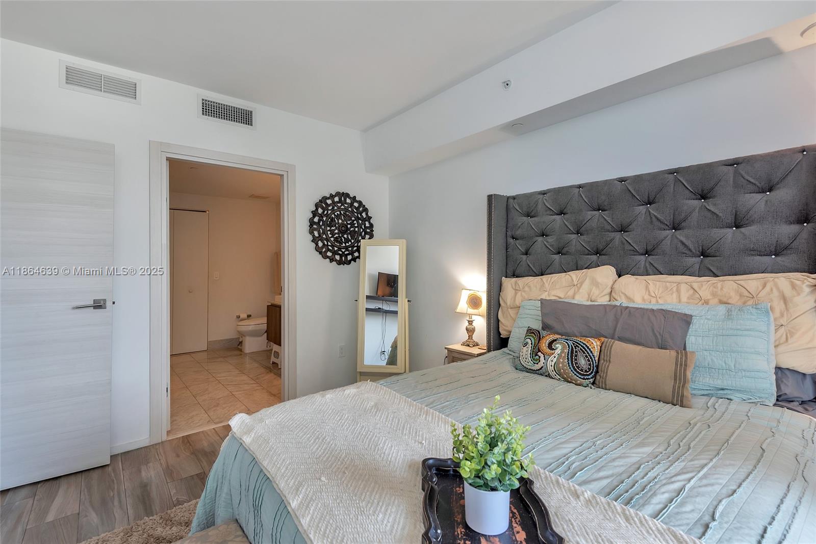 801 SMA RESIDENCES CONDO - Residential