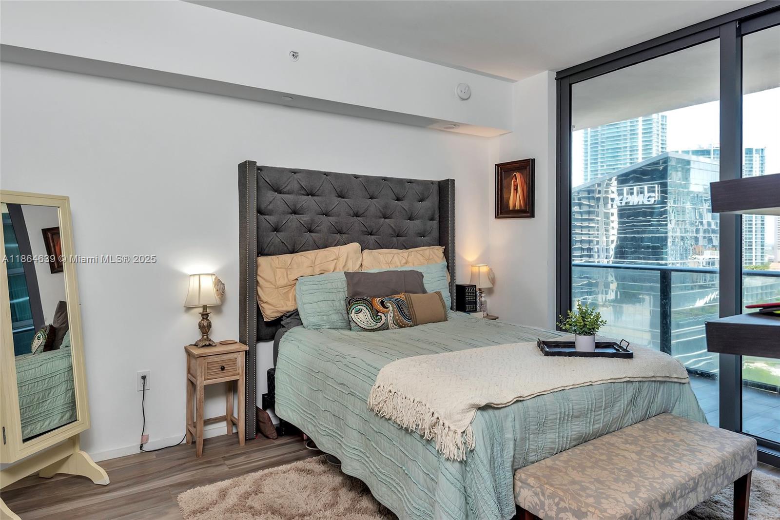 801 SMA RESIDENCES CONDO - Residential