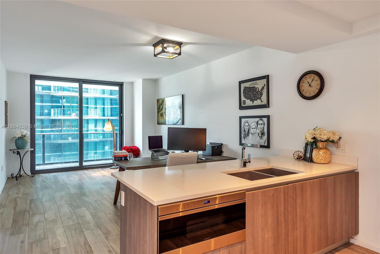 801 SMA RESIDENCES CONDO - Residential