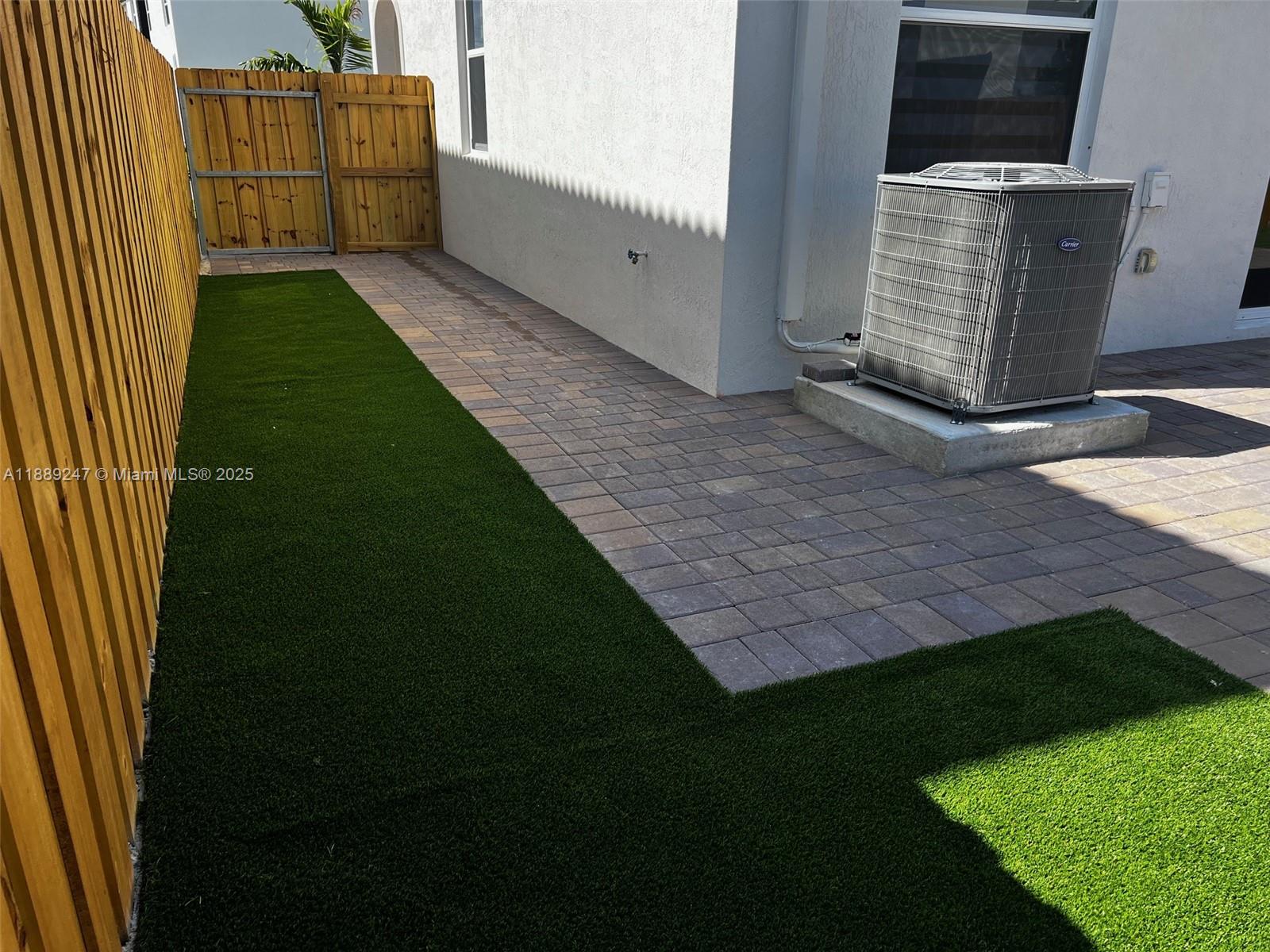 ALTAMIRA - Residential Lease