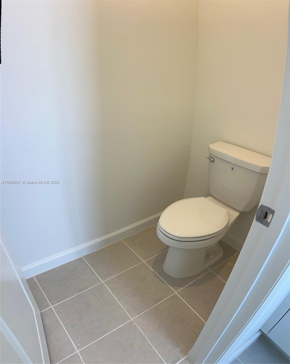 ALTAMIRA - Residential Lease