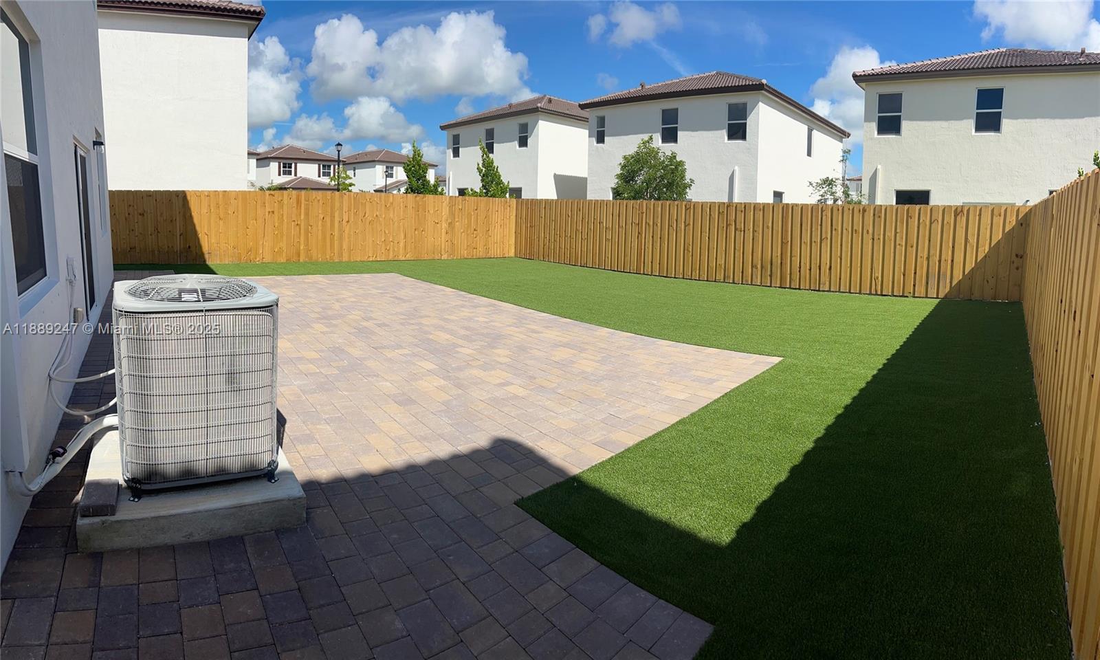 ALTAMIRA - Residential Lease