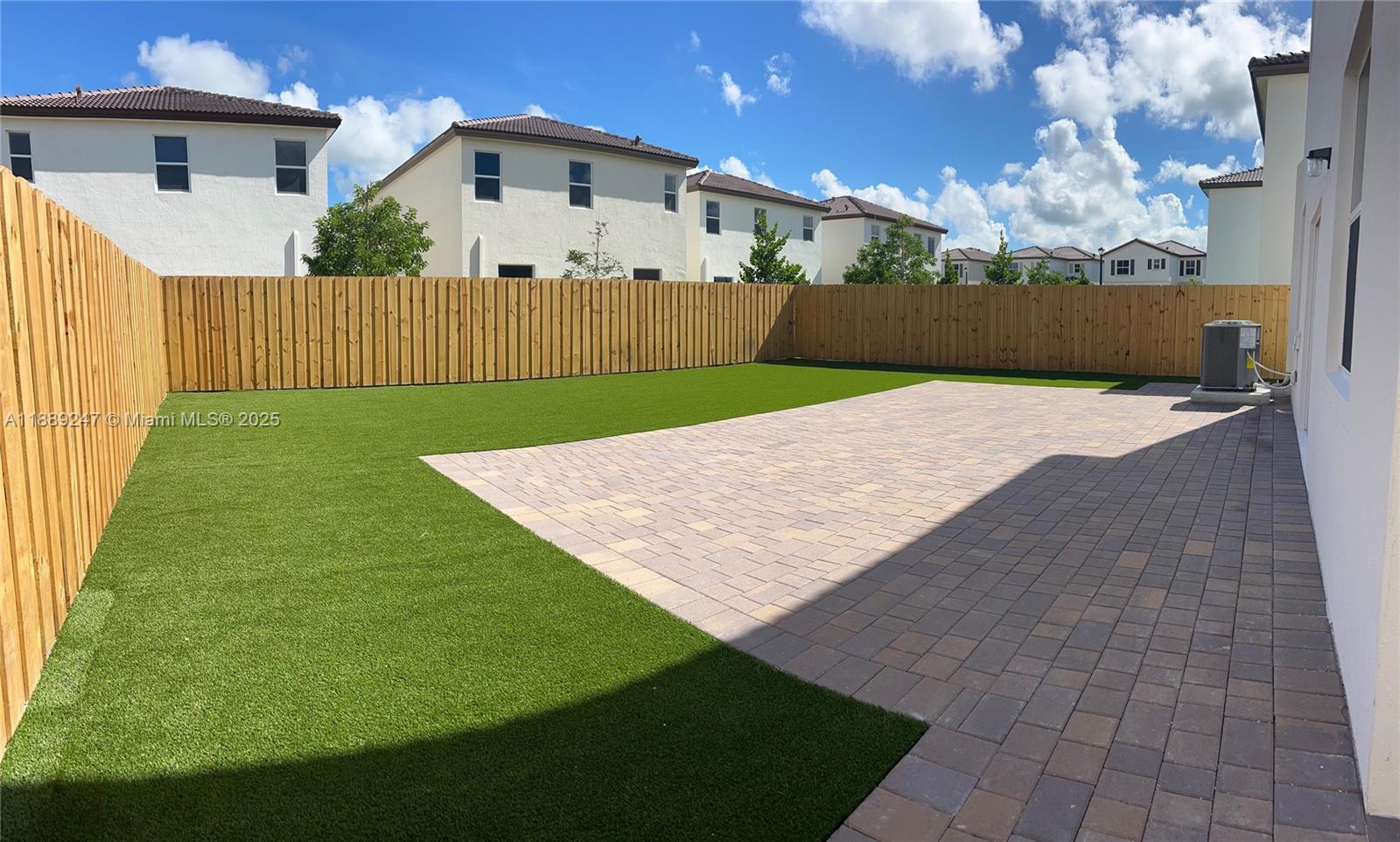 ALTAMIRA - Residential Lease