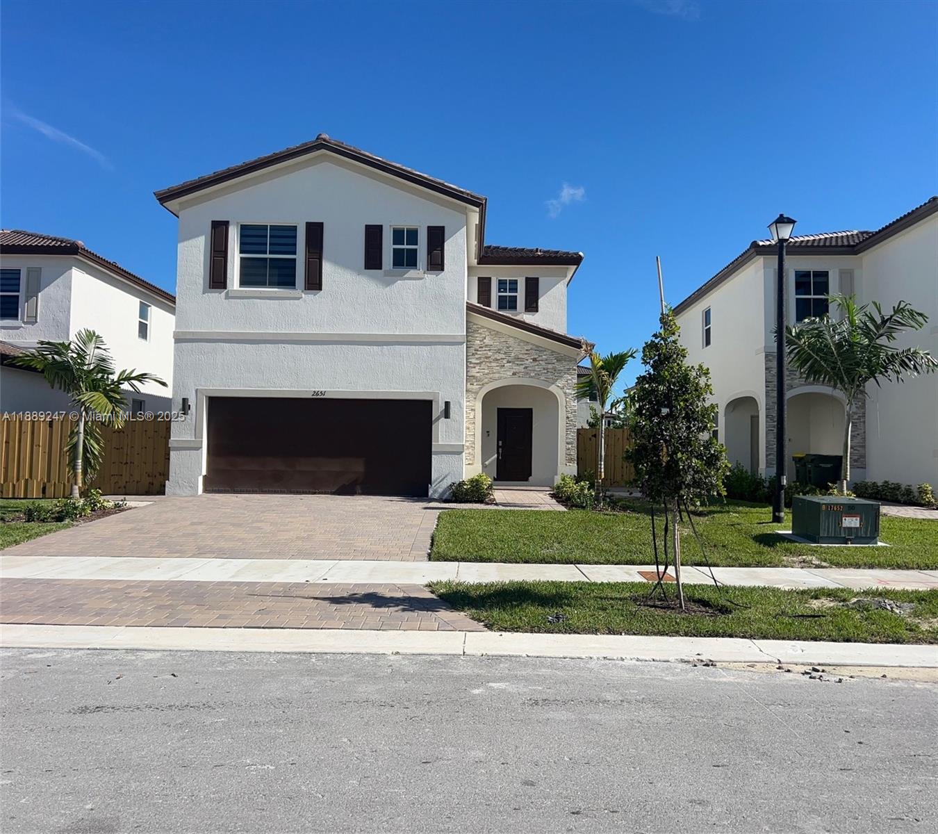 ALTAMIRA - Residential Lease