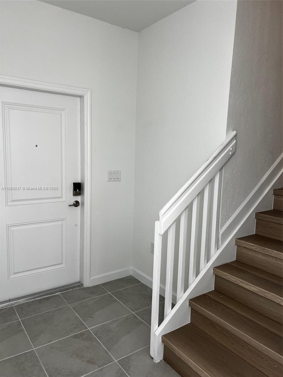 ALTAMIRA - Residential Lease